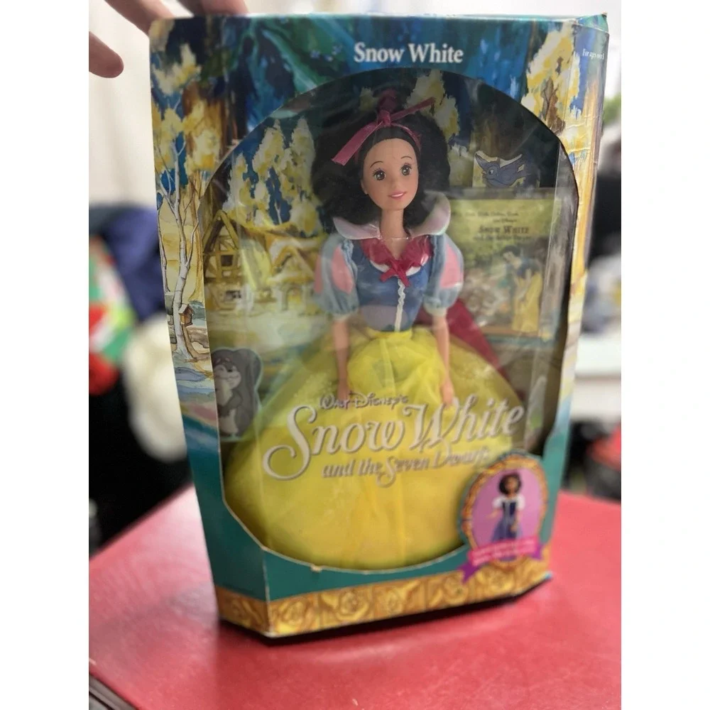 VINTAGE 1992 MATTEL DISNEY SNOW WHITE BARBIE DOLL #7783‎ NEW IN BOX